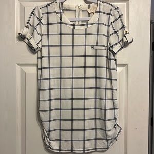 Sophisticated maternity top